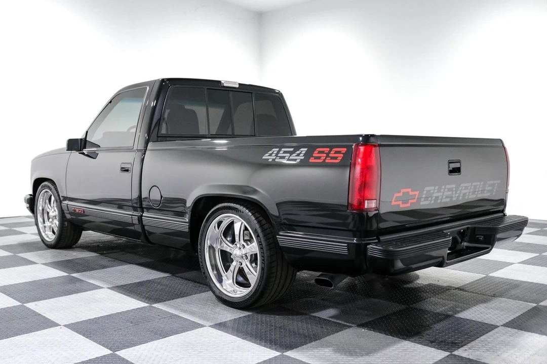 1990 Chevrolet SS - Image 5 of 28