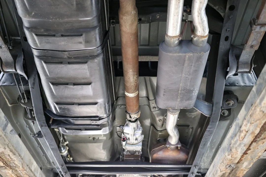 1990 Chevrolet SS - Image 25 of 28