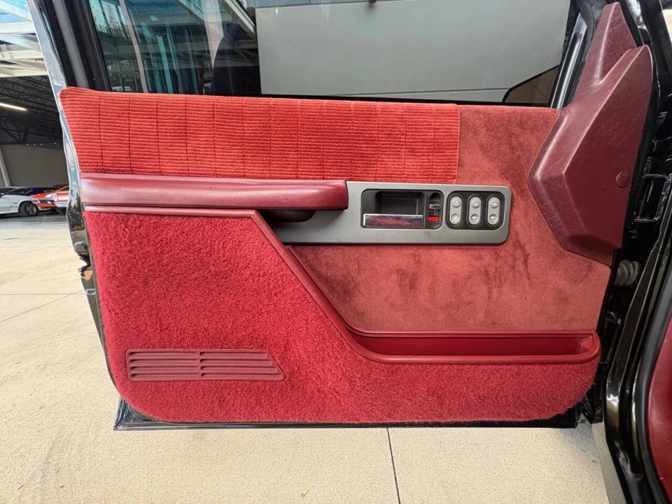 1990 Chevrolet C/K - Image 22 of 31