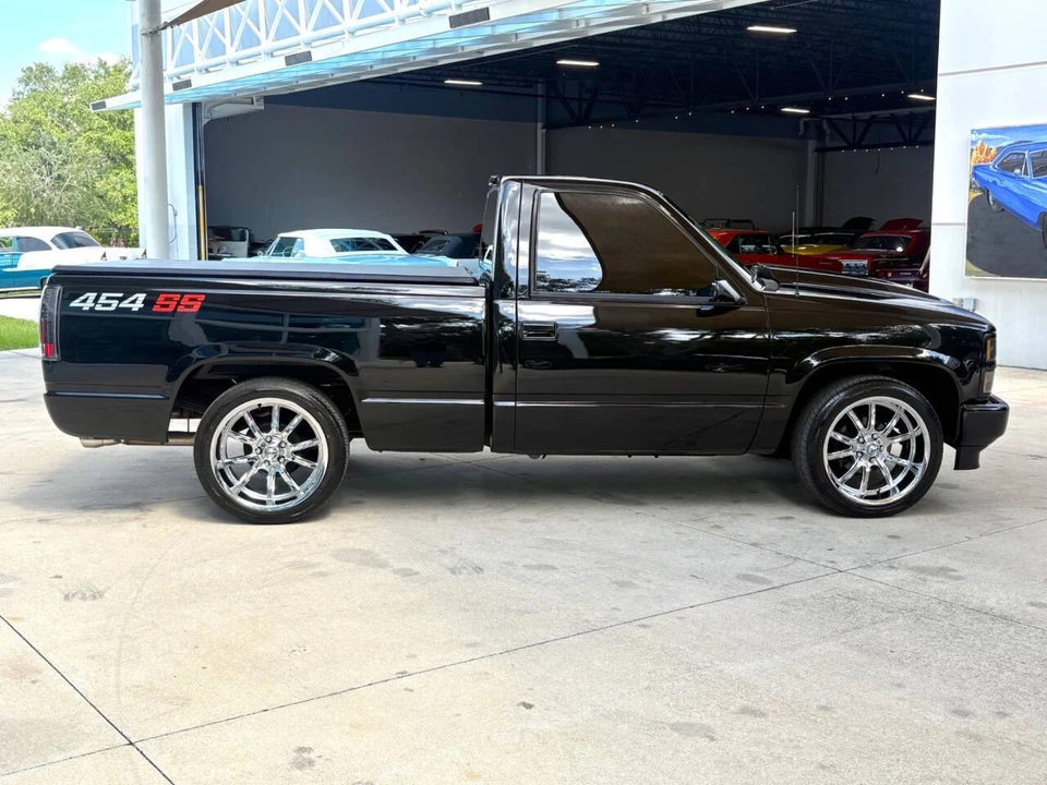 1990 Chevrolet C/K - Image 5 of 31