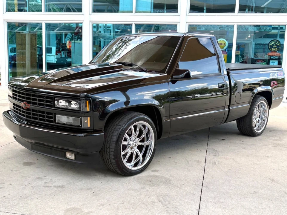 1990 Chevrolet C/K - Image 11 of 31