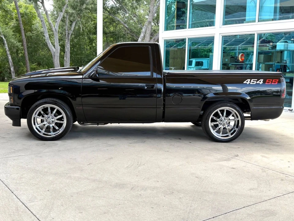 1990 Chevrolet C/K - Image 10 of 31