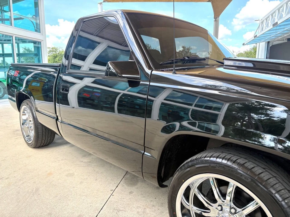 1990 Chevrolet C/K - Image 18 of 31