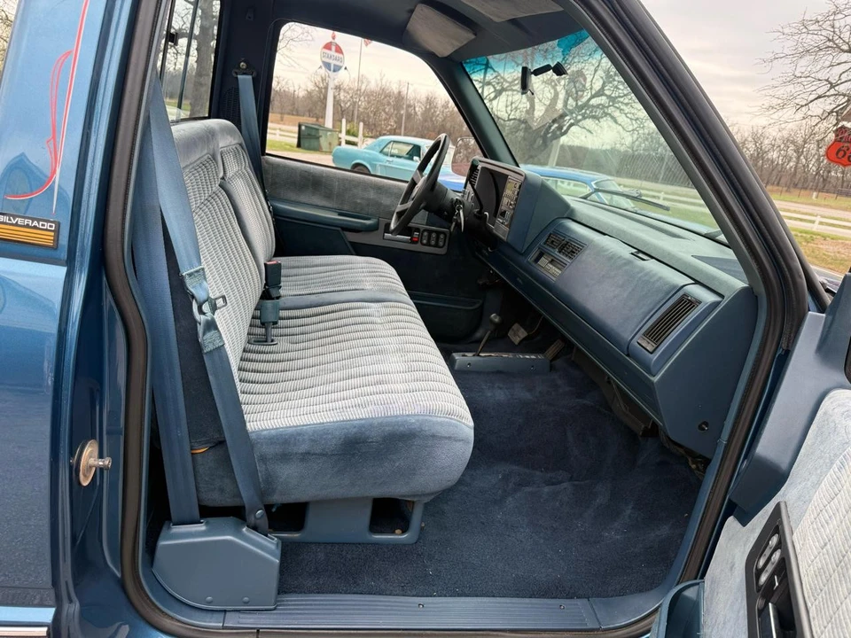 1990 Chevrolet C/K 4th Gen - Image 28 of 31