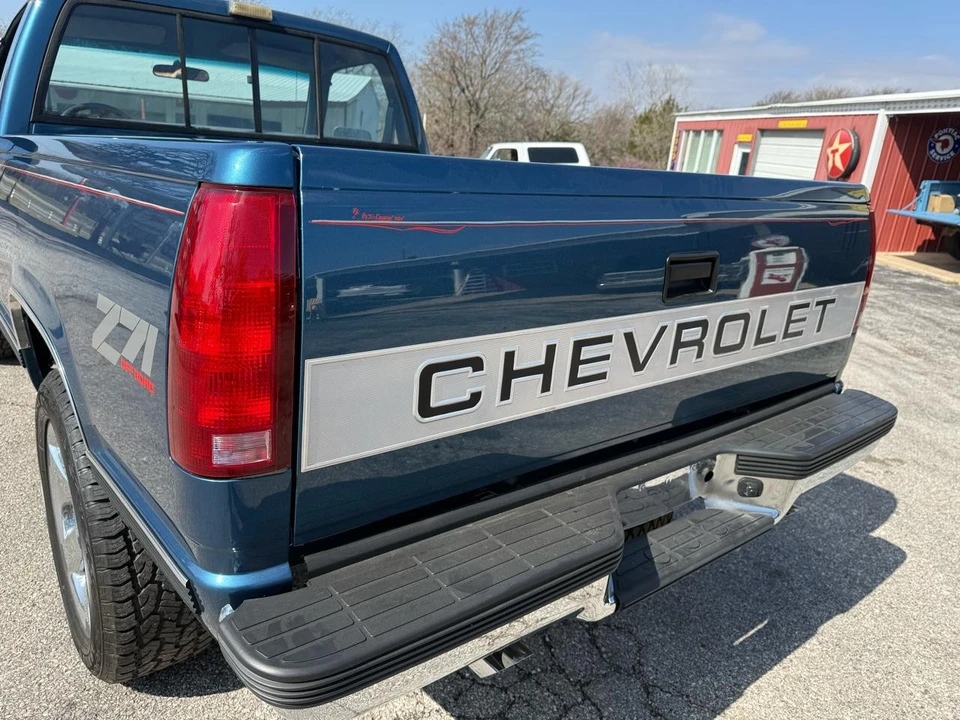 1990 Chevrolet C/K 4th Gen - Image 5 of 31