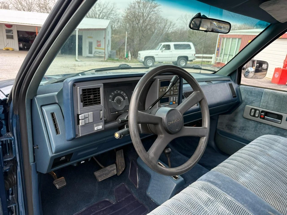 1990 Chevrolet C/K 4th Gen - Image 23 of 31