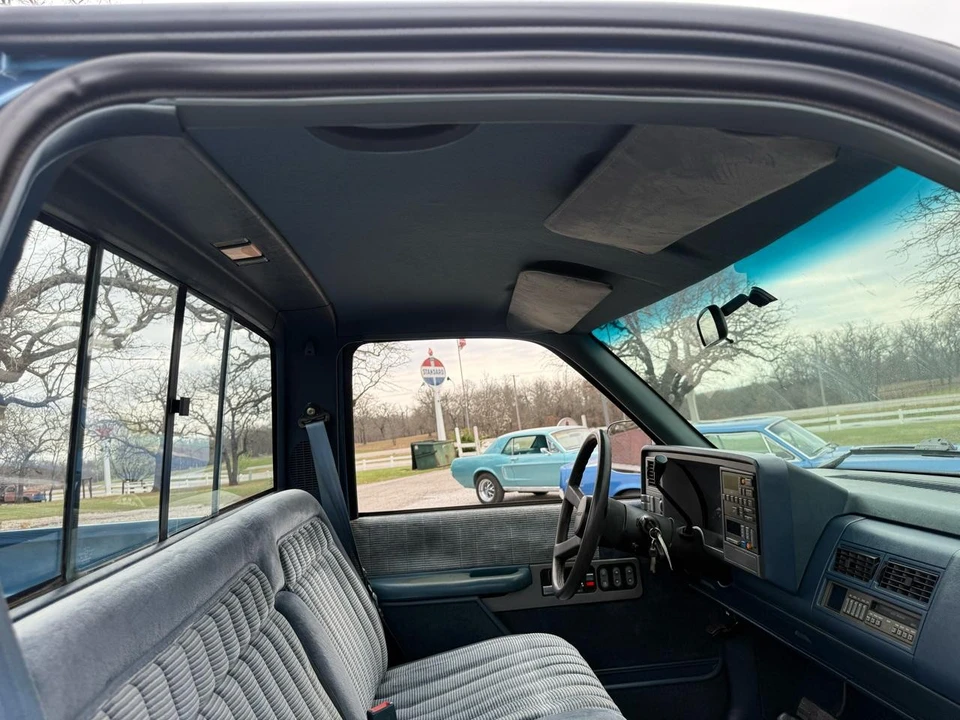 1990 Chevrolet C/K 4th Gen - Image 26 of 31