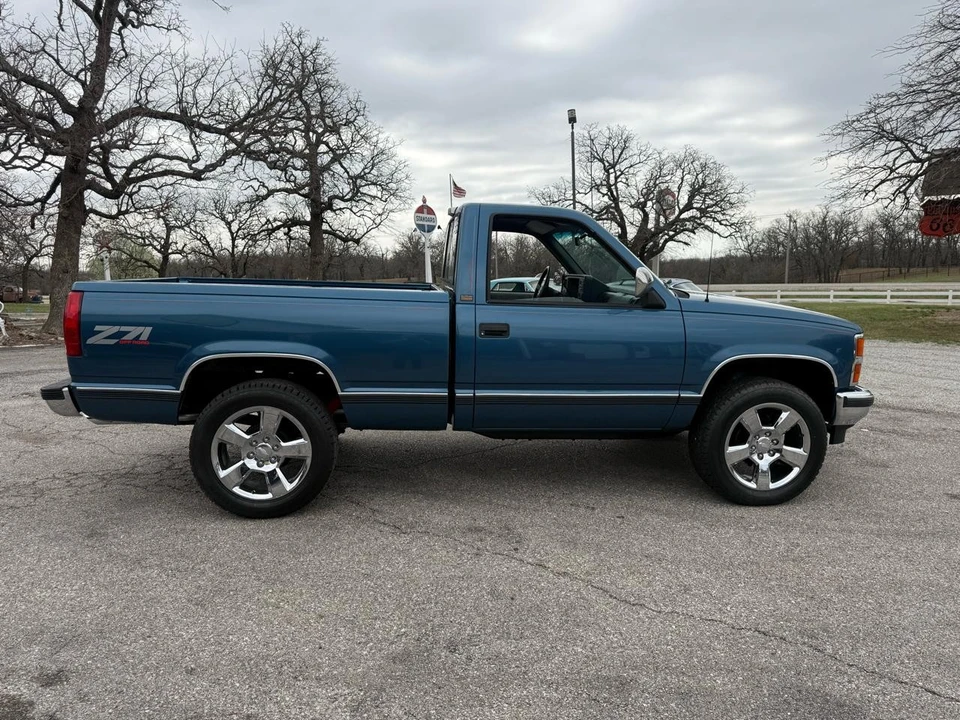 1990 Chevrolet C/K 4th Gen - Image 4 of 31