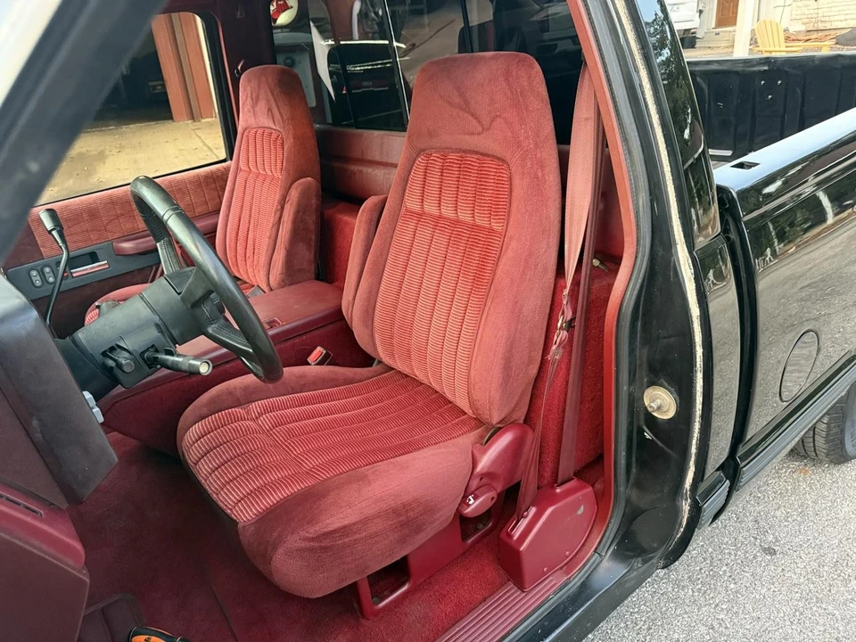 1990 Chevrolet C/K 4th Gen - Image 24 of 31
