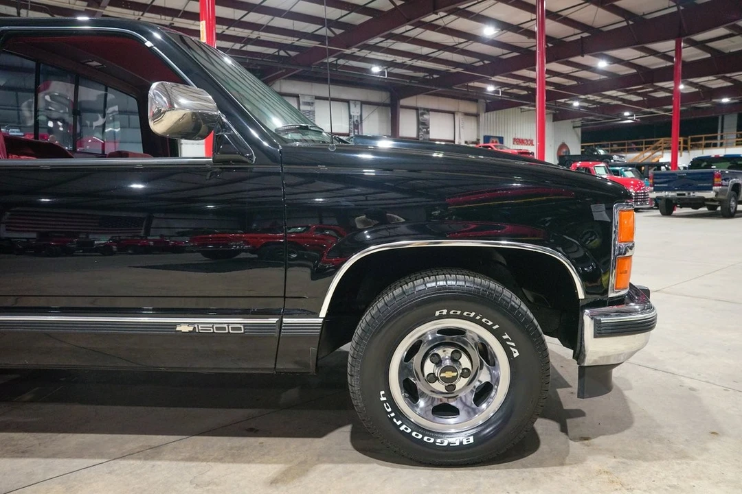 1990 Chevrolet C/K 4th Gen - Image 11 of 31