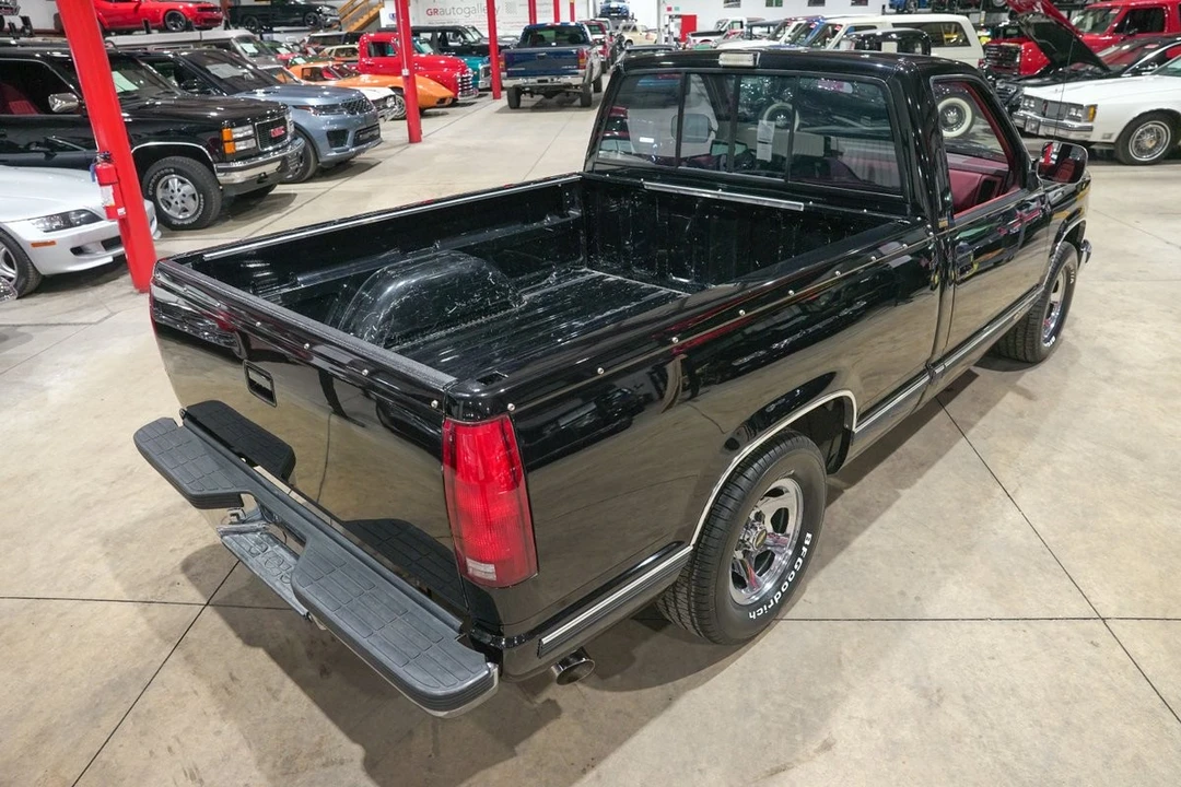 1990 Chevrolet C/K 4th Gen - Image 17 of 31