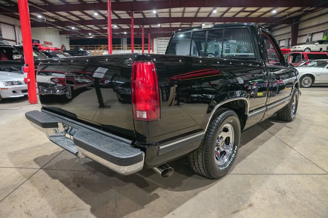 1990 Chevrolet C/K 4th Gen - Image 8 of 31
