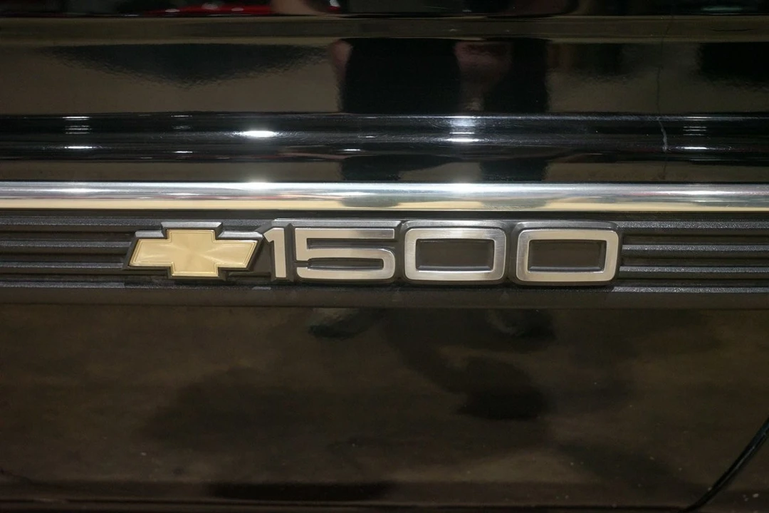 1990 Chevrolet C/K 4th Gen - Image 25 of 31