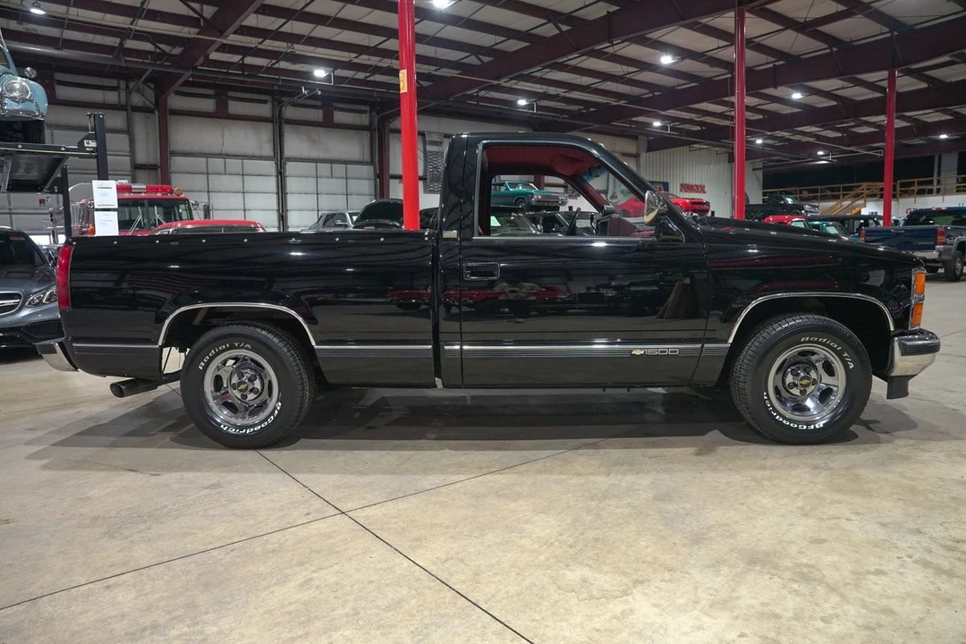 1990 Chevrolet C/K 4th Gen - Image 10 of 31