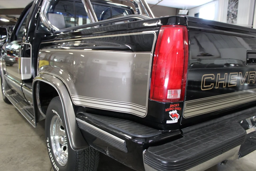 1990 Chevrolet C/K 4th Gen - Image 11 of 31