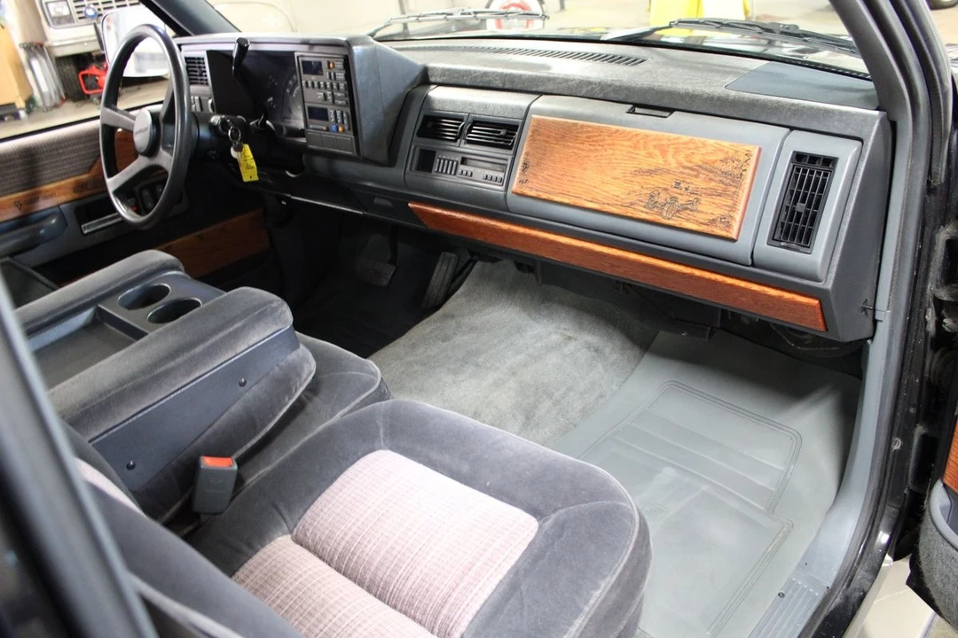 1990 Chevrolet C/K 4th Gen - Image 24 of 31