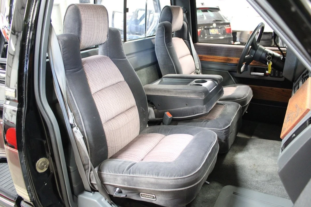 1990 Chevrolet C/K 4th Gen - Image 23 of 31