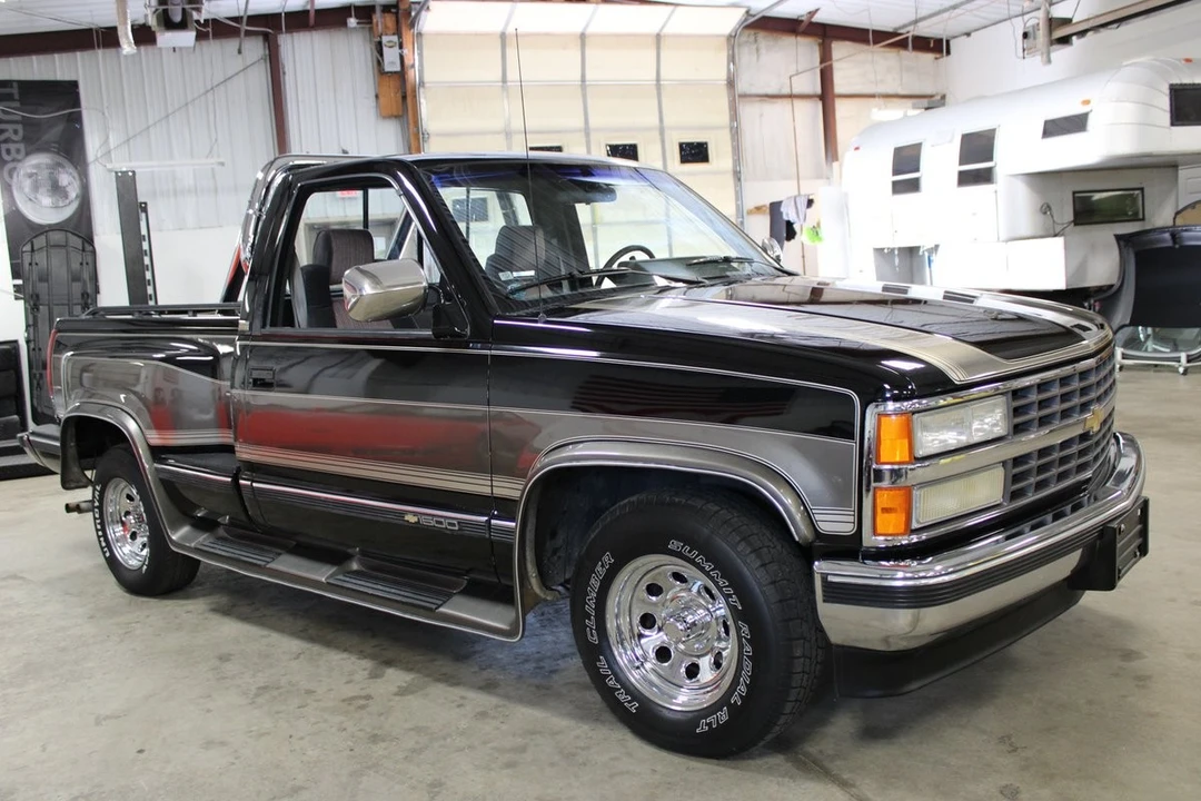 1990 Chevrolet C/K 4th Gen - Image 8 of 31