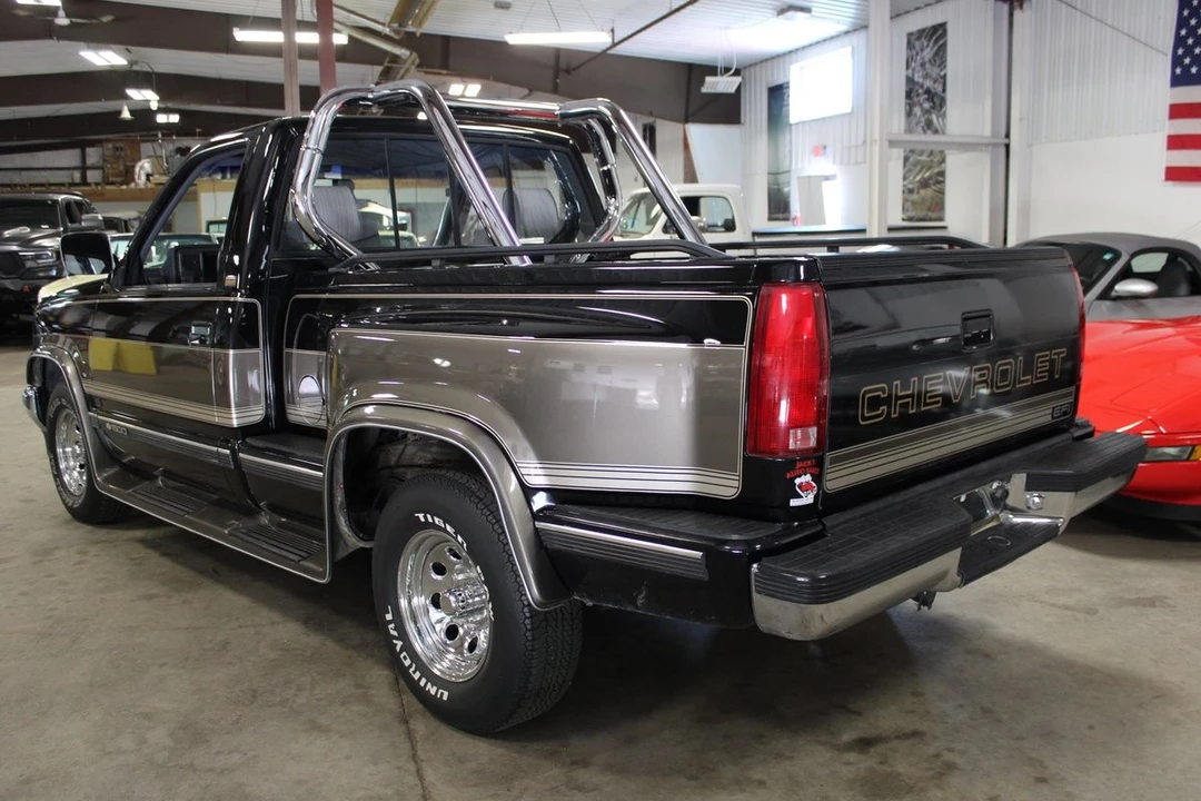 1990 Chevrolet C/K 4th Gen - Image 4 of 31