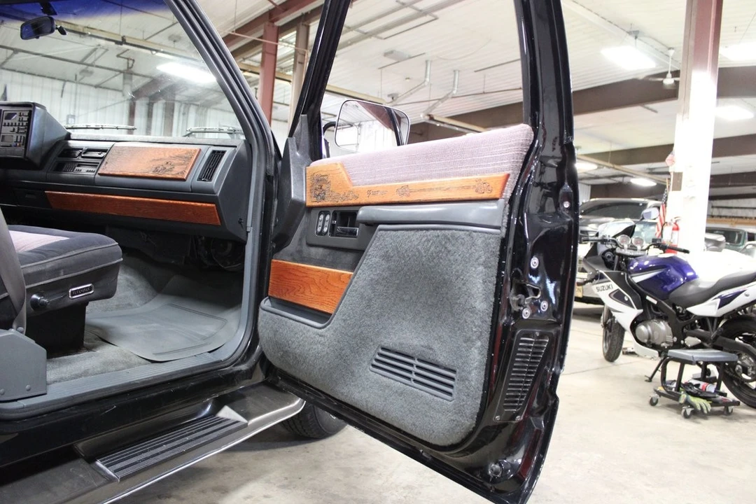 1990 Chevrolet C/K 4th Gen - Image 20 of 31