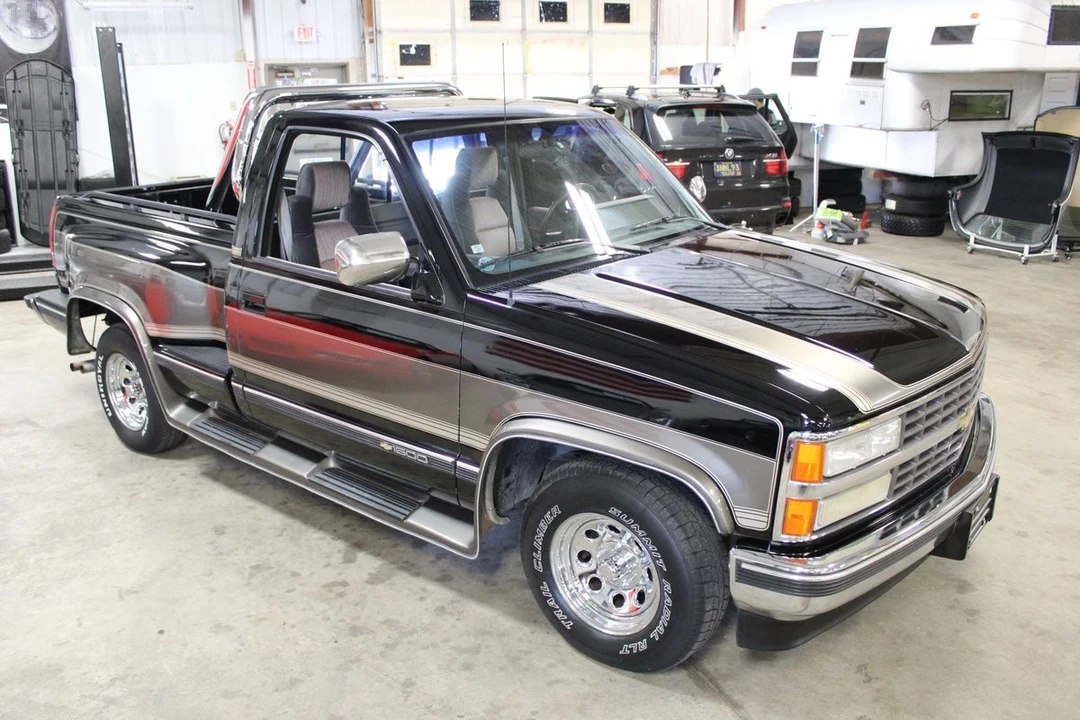 1990 Chevrolet C/K 4th Gen - Image 17 of 31