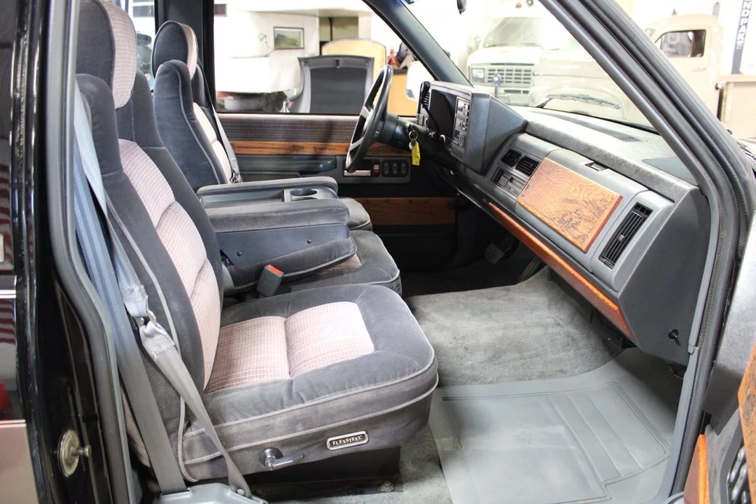 1990 Chevrolet C/K 4th Gen - Image 22 of 31