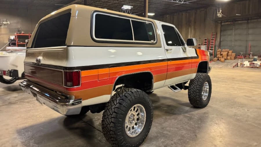 1990 Chevrolet K5 Blazer 2nd Gen - Image 3 of 16