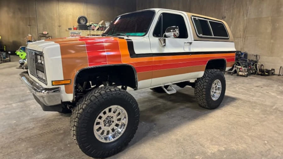 1990 Chevrolet K5 Blazer 2nd Gen - Image 5 of 16