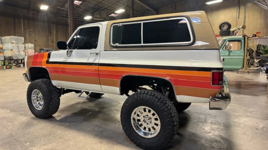 1990 Chevrolet K5 Blazer 2nd Gen - Image 7 of 16