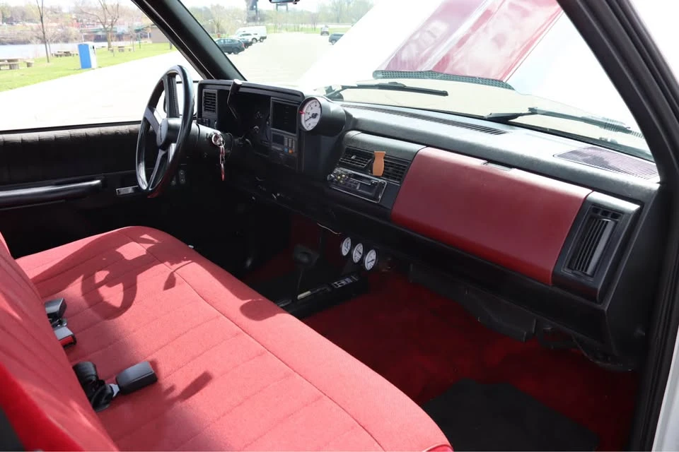 1990 Chevrolet K5 Blazer 2nd Gen - Image 9 of 10