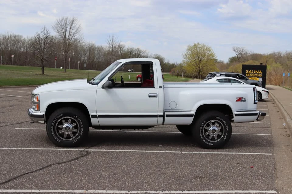 1990 Chevrolet K5 Blazer 2nd Gen - Image 3 of 10