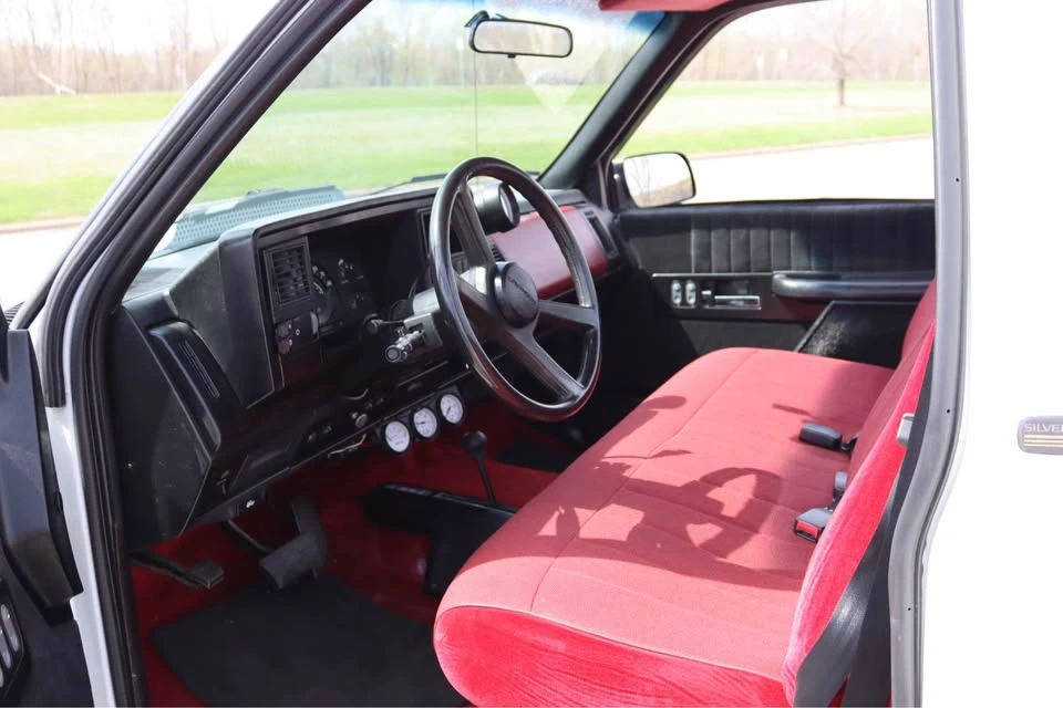 1990 Chevrolet K5 Blazer 2nd Gen - Image 8 of 10