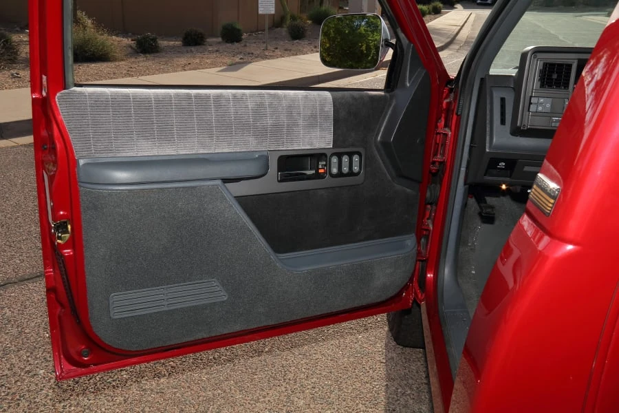 1990 Chevrolet C/K 4th Gen - Image 24 of 31