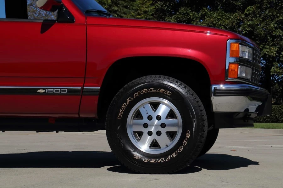 1990 Chevrolet C/K 4th Gen - Image 19 of 31