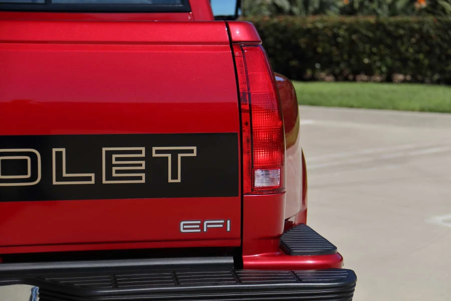 1990 Chevrolet C/K 4th Gen - Image 17 of 31