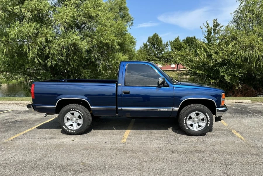 1990 Chevrolet C/K 4th Gen - Image 2 of 18
