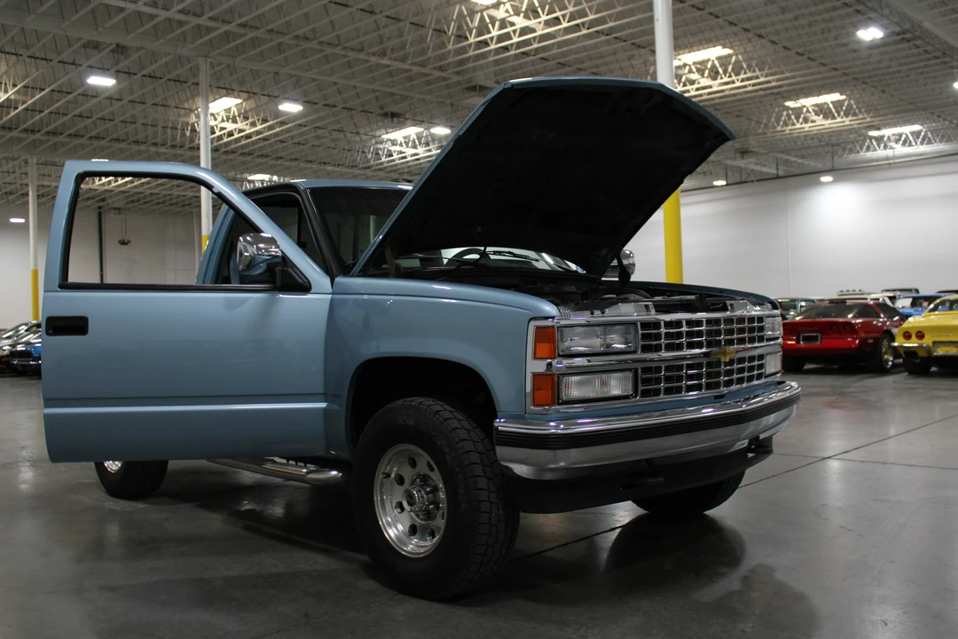 1990 Chevrolet C/K 4th Gen - Image 23 of 31
