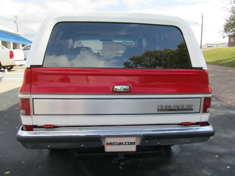1990 Chevrolet K5 Blazer 2nd Gen - Image 3 of 10
