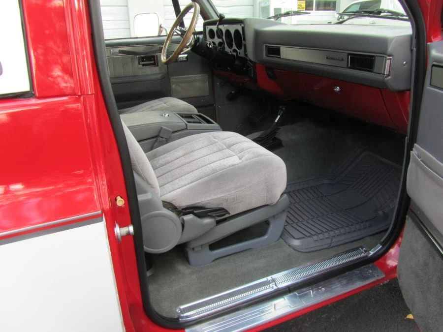 1990 Chevrolet K5 Blazer 2nd Gen - Image 5 of 10