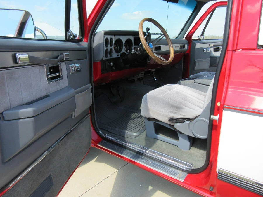 1990 Chevrolet K5 Blazer 2nd Gen - Image 5 of 12