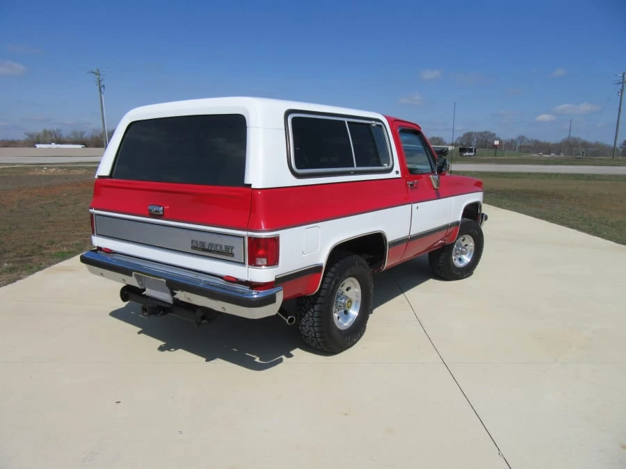 1990 Chevrolet K5 Blazer 2nd Gen - Image 9 of 12