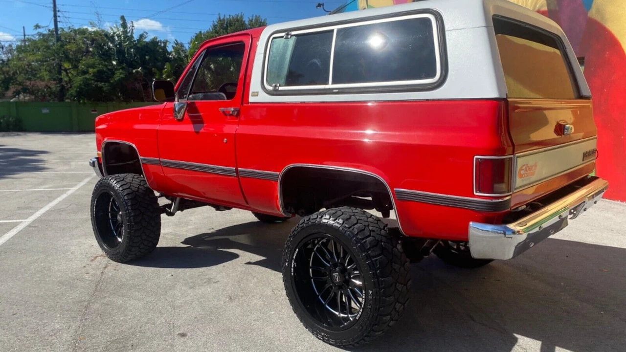 1990 Chevrolet K5 Blazer 2nd Gen - Image 3 of 16
