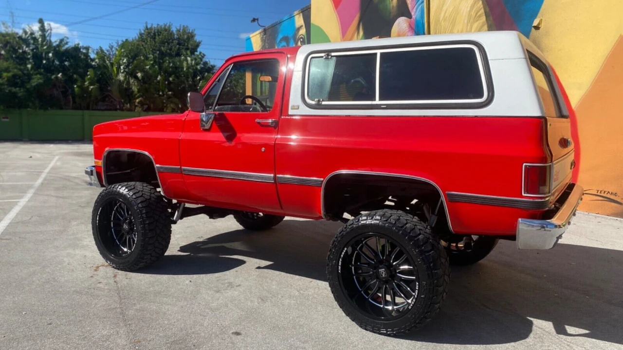 1990 Chevrolet K5 Blazer 2nd Gen - Image 14 of 16