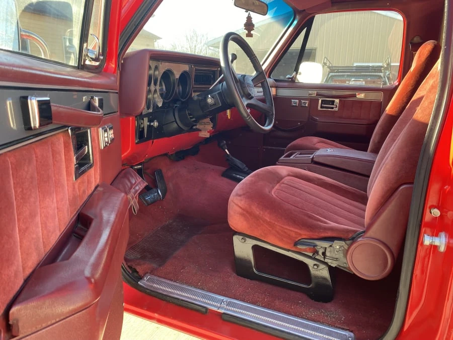 1990 Chevrolet K5 Blazer 2nd Gen - Image 9 of 11