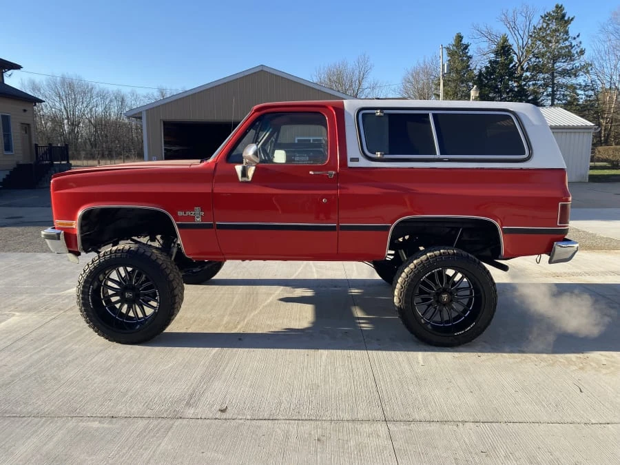 1990 Chevrolet K5 Blazer 2nd Gen - Image 5 of 11