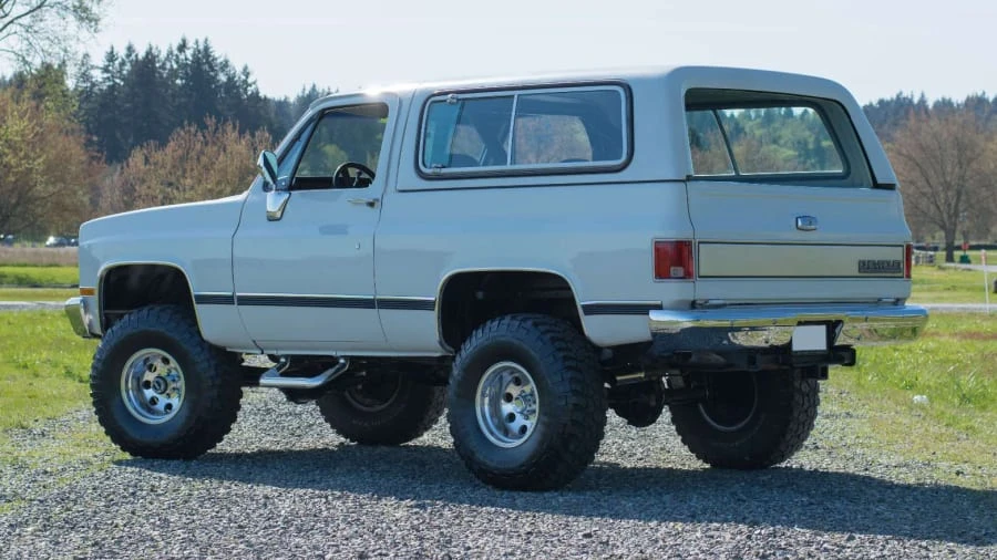 1990 Chevrolet K5 Blazer 2nd Gen - Image 3 of 11