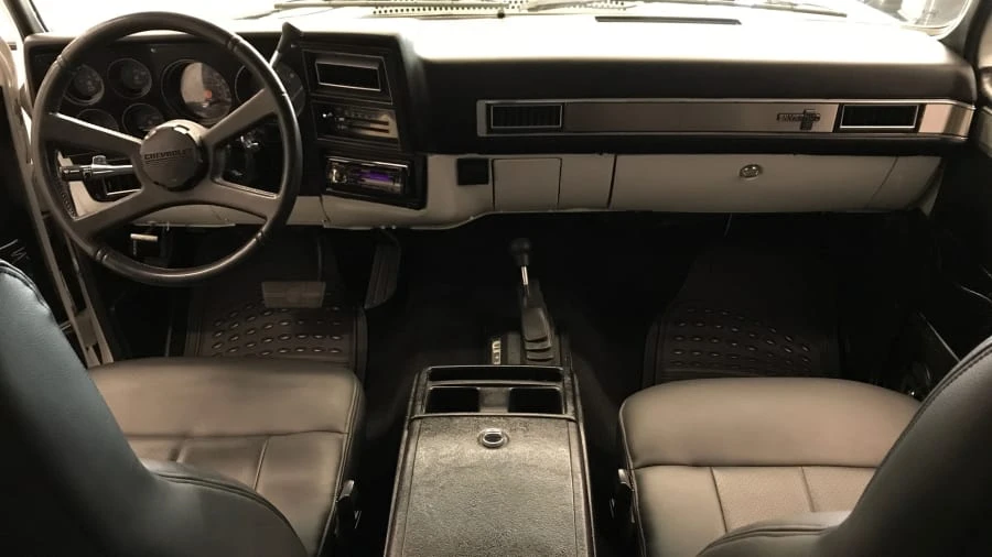 1990 Chevrolet K5 Blazer 2nd Gen - Image 4 of 11