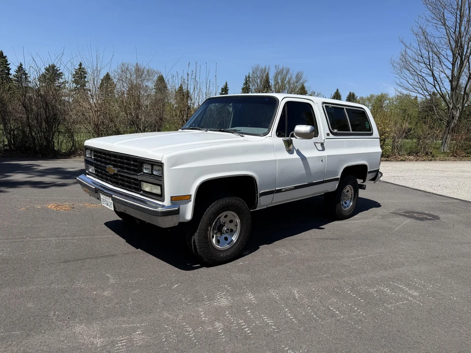 1990 Chevrolet K5 Blazer 2nd Gen - Image 3 of 31