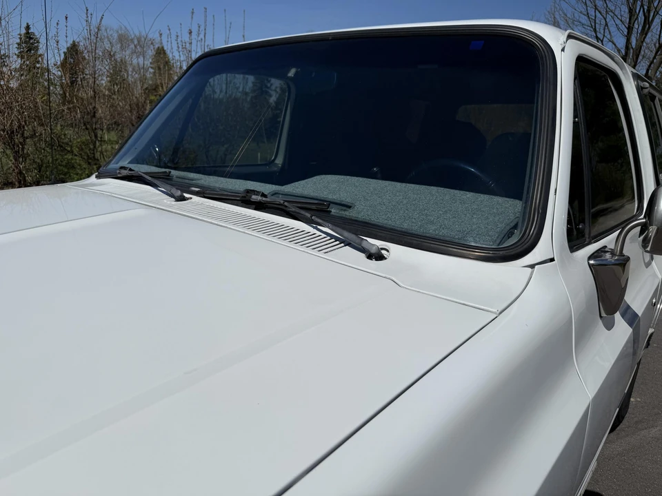 1990 Chevrolet K5 Blazer 2nd Gen - Image 18 of 31