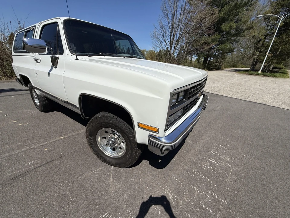 1990 Chevrolet K5 Blazer 2nd Gen - Image 19 of 31